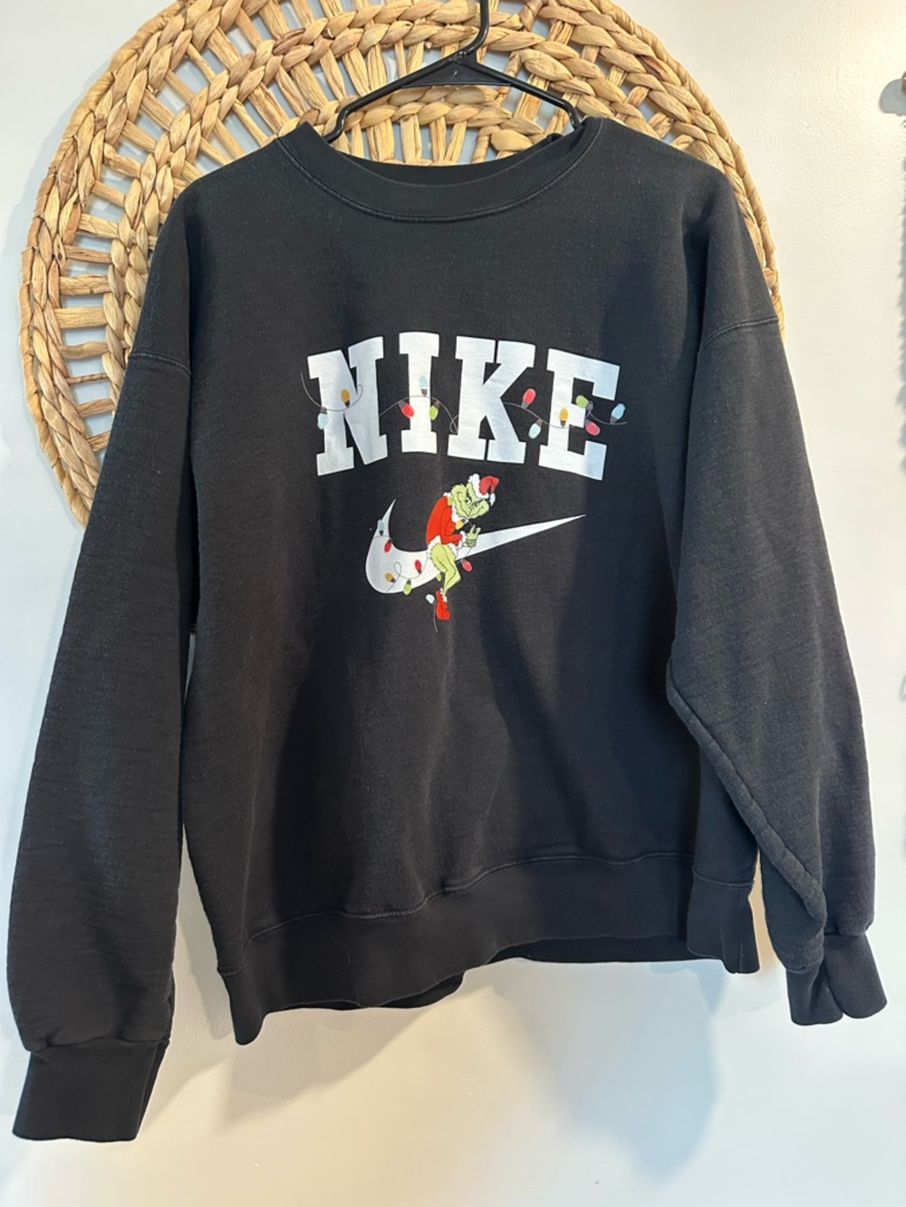 Grinch Nike Hanes Black Ultimate Cotton Crewneck Sweatshirt Vintage Christmas